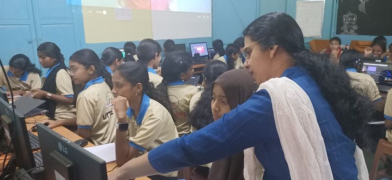 പ്രമാണം:One day camp 1.jpg