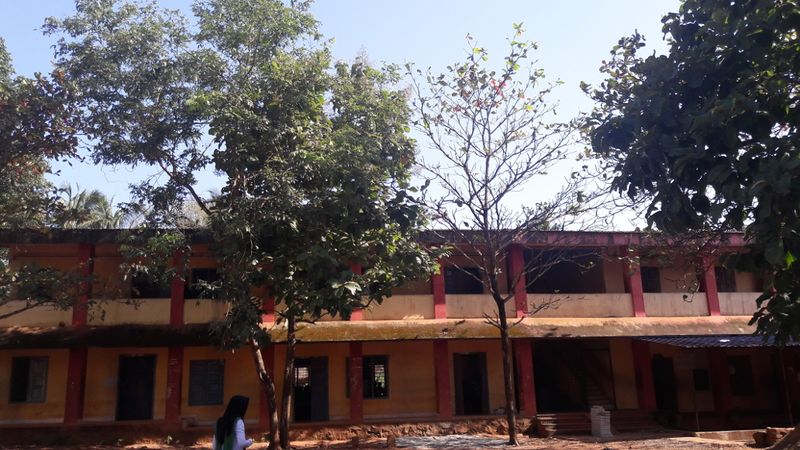 പ്രമാണം:19022schoolsb.jpg