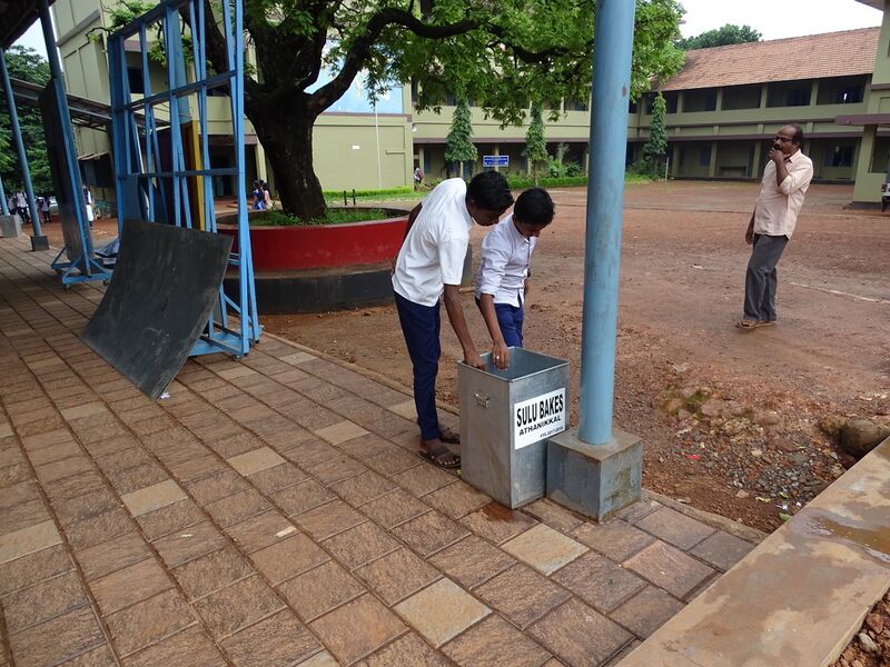 പ്രമാണം:19068 WASTEBIN 1.JPG