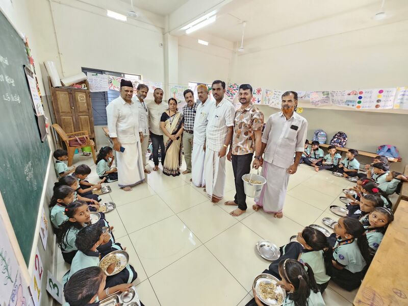 പ്രമാണം:19855 BREAKFAST.jpg