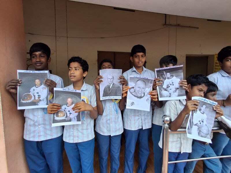 പ്രമാണം:21048 moonday poster 2025.jpeg