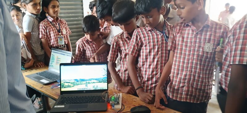 പ്രമാണം:21060 lk FOSS 09.jpg