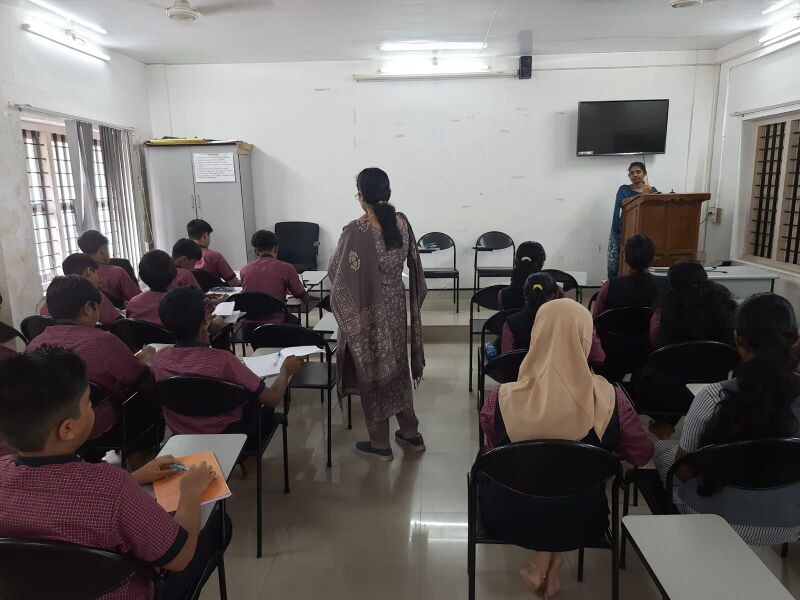 പ്രമാണം:25044 Chandradinaquiz-1.jpg