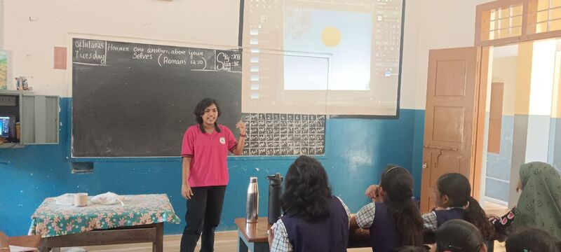 പ്രമാണം:25045-week class2.jpg