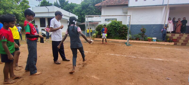 പ്രമാണം:25461-EKM-GOAL2026-BESTKICK7.jpg