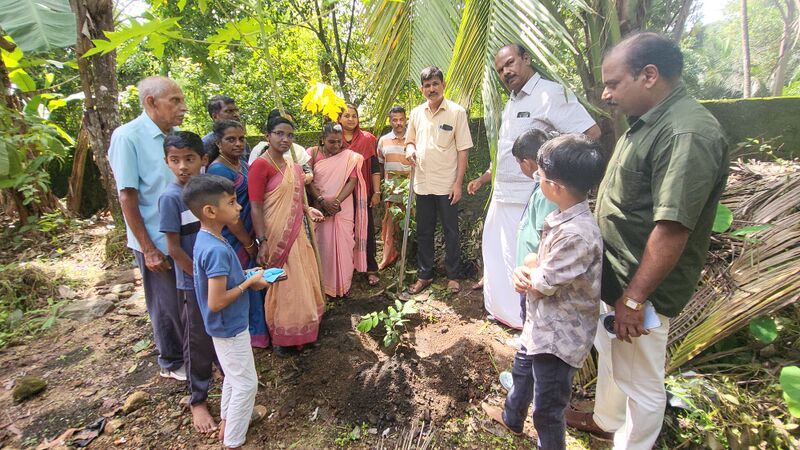 പ്രമാണം:29228 pa12.jpg