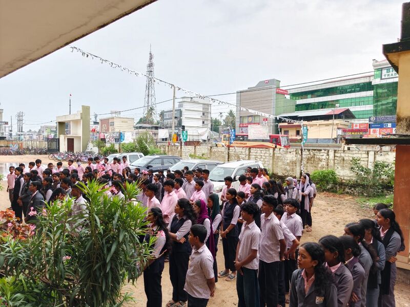 പ്രമാണം:41098 wed 1.jpg