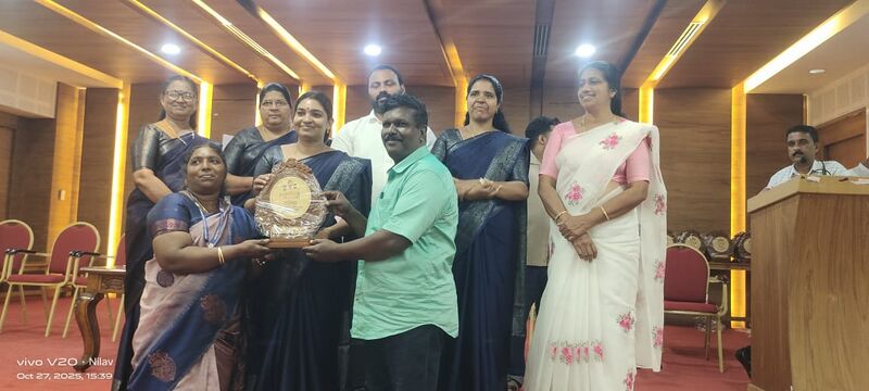 പ്രമാണം:42061 642.jpeg