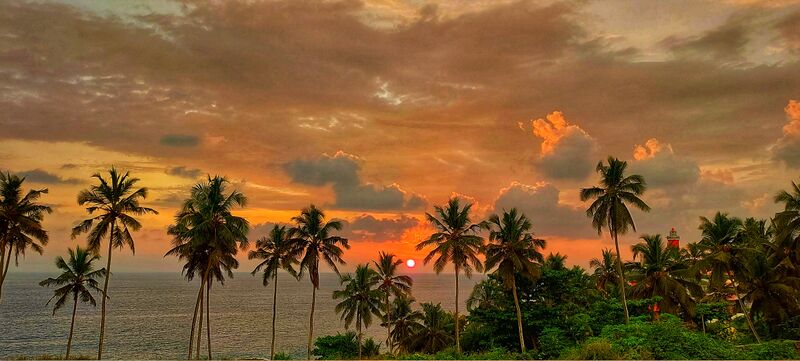 പ്രമാണം:44223 harbour light house.jpg