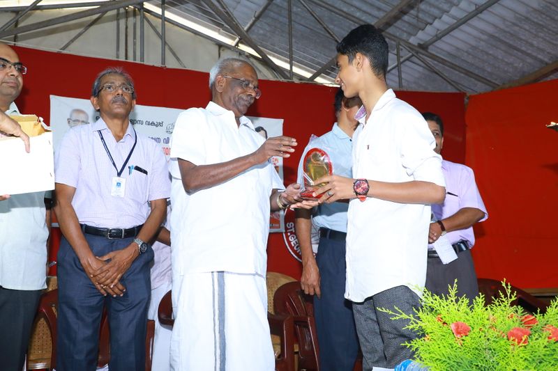 പ്രമാണം:Jeswin urdu,dafmutt.JPG