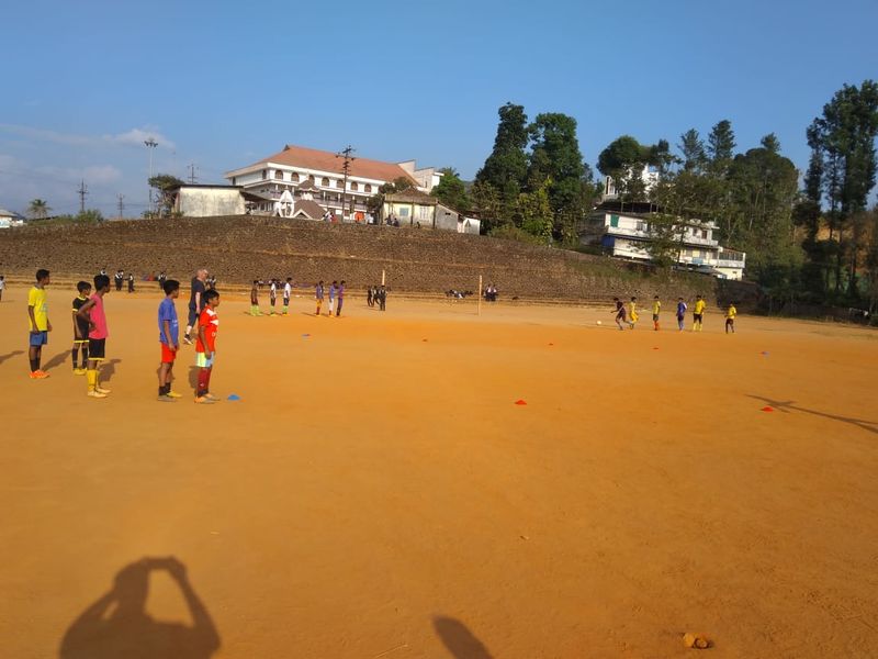 പ്രമാണം:SPORTS PRACTICE & COMPETITIONS SGHSS30.jpg