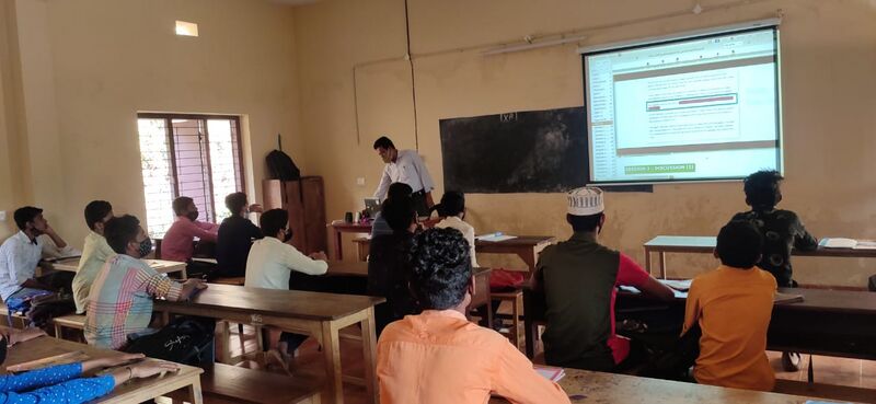 പ്രമാണം:11067 LKites.jpeg