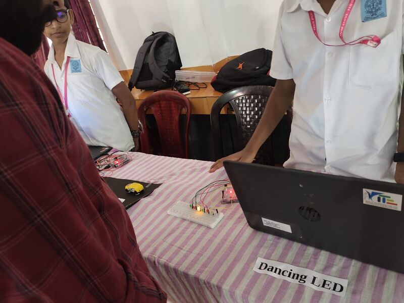 പ്രമാണം:16009 LK 3.jpg