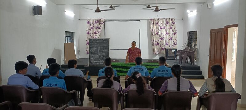 പ്രമാണം:21060 khs expert class.jpg