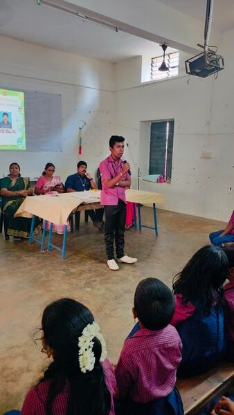 പ്രമാണം:21068 club 10.jpeg