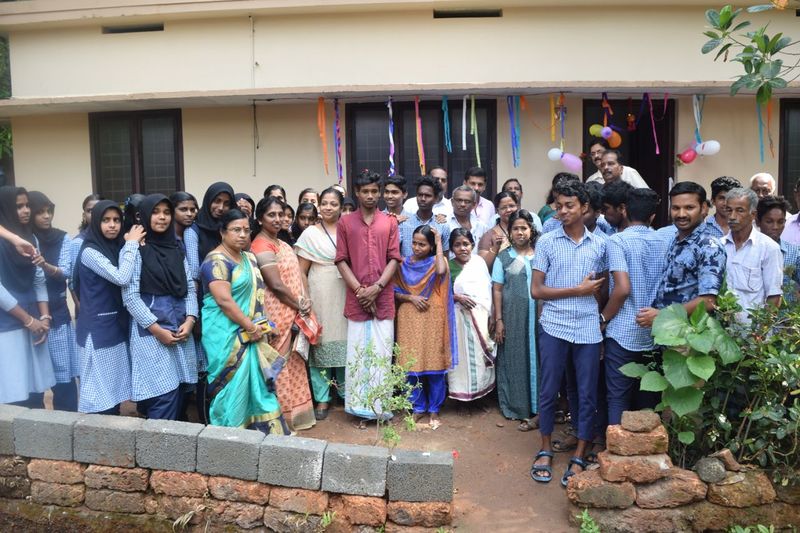പ്രമാണം:21083 PHOUSE1.jpg