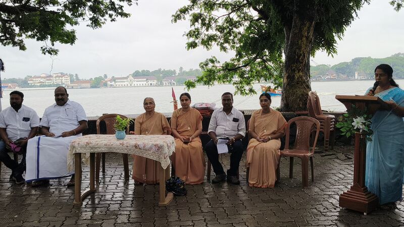 പ്രമാണം:26337 ekm lahari.jpg