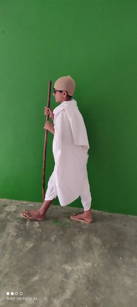 പ്രമാണം:46329 gandhiji.jpeg