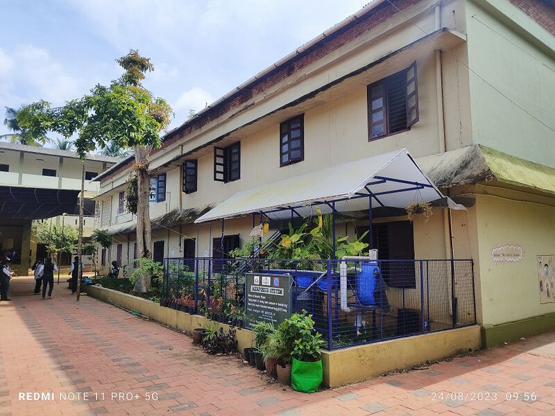 പ്രമാണം:Ganapath girls 6.jpg