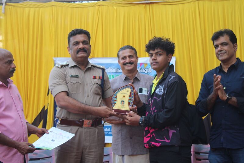 പ്രമാണം:11053 അനുമോദനം 1.jpg