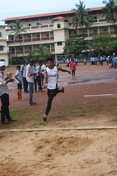 പ്രമാണം:11053 long jump.jpg