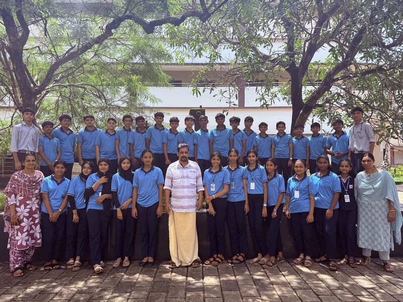 പ്രമാണം:12024-lk members 2024-27.resized.jpg