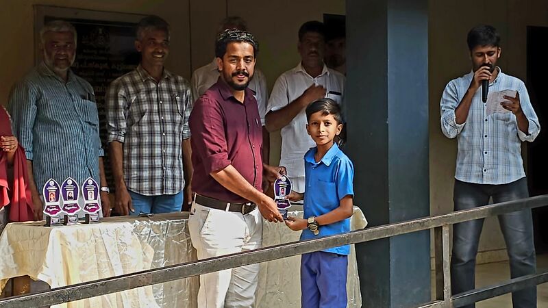 പ്രമാണം:18660-award tv.jpg