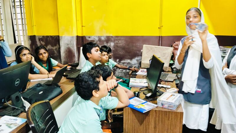 പ്രമാണം:19049 FREEDOM5.jpeg