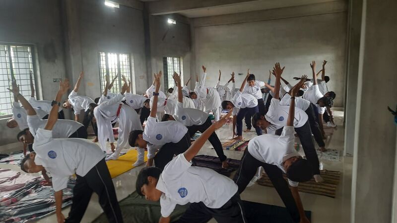 പ്രമാണം:19066 yoga day2.jpg