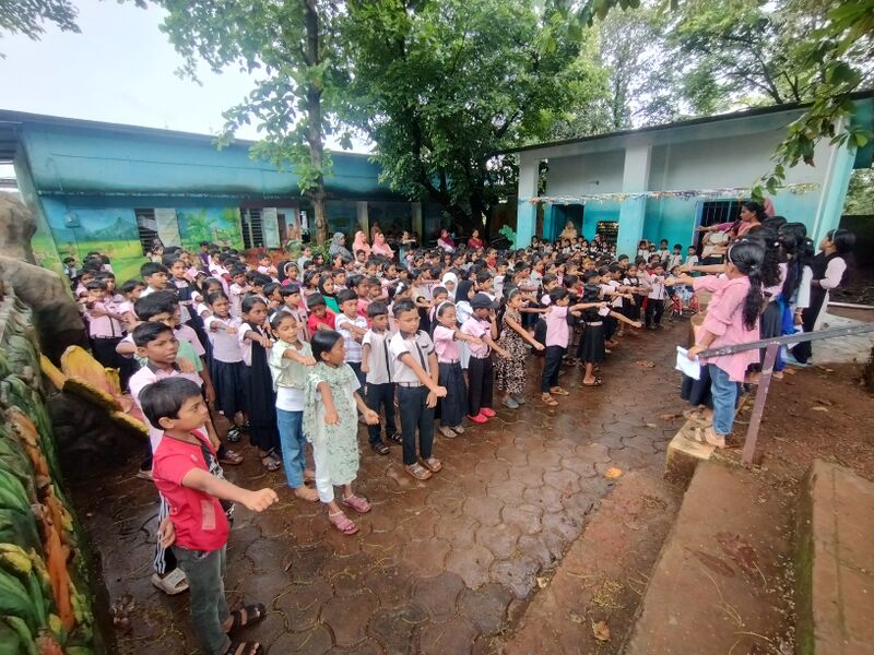 പ്രമാണം:19820-reading day-2.jpg