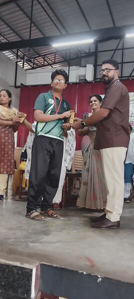 പ്രമാണം:20018 PRIZE DISTRIBUTION.jpg