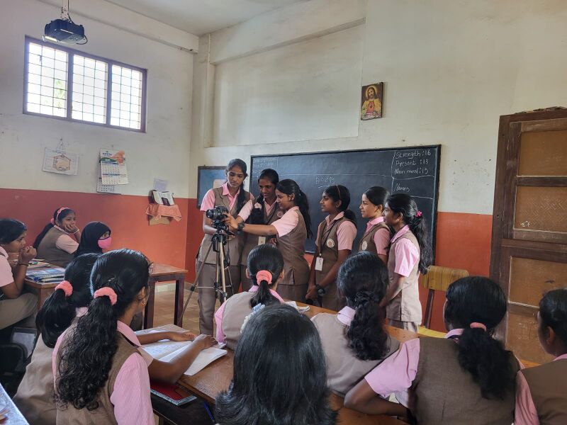 പ്രമാണം:23008 LK Media Class.jpeg