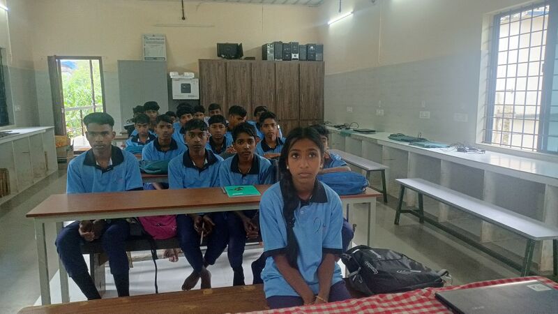 പ്രമാണം:29041-lk school camp.jpg