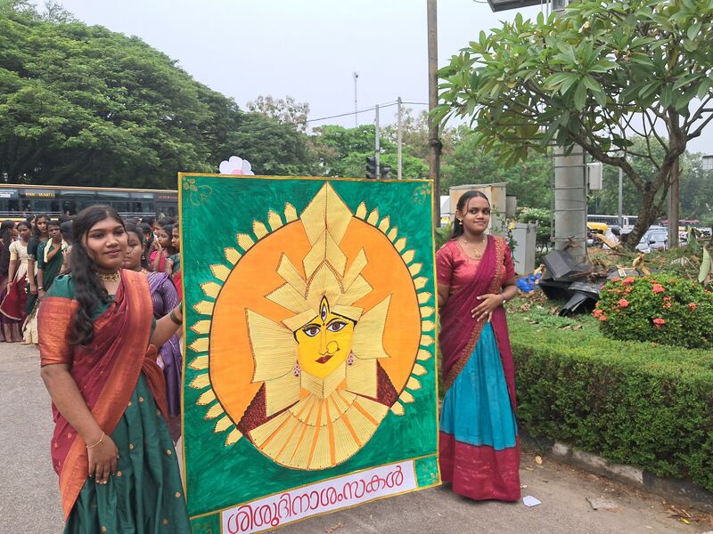 പ്രമാണം:43040 cd25-9.jpg