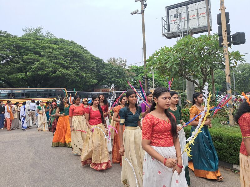 പ്രമാണം:43040 cd25 7.jpg