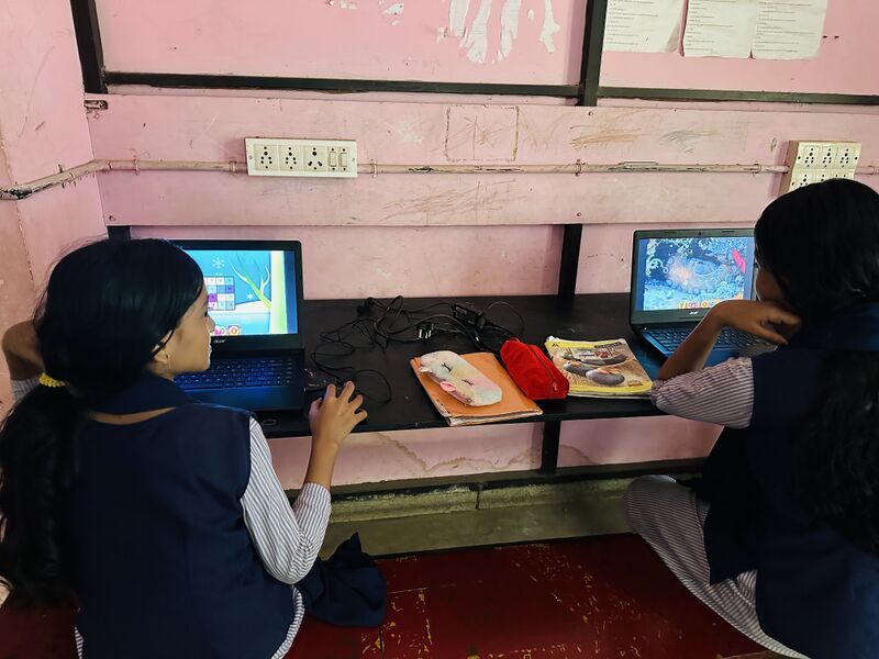 പ്രമാണം:COMPUTER LAB-1.jpg