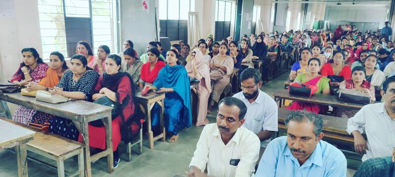 പ്രമാണം:Class pta -x.jpg