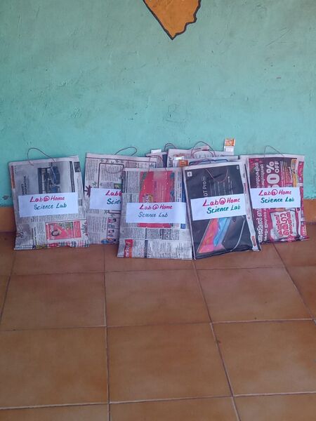 പ്രമാണം:Lab at home 1.jpg