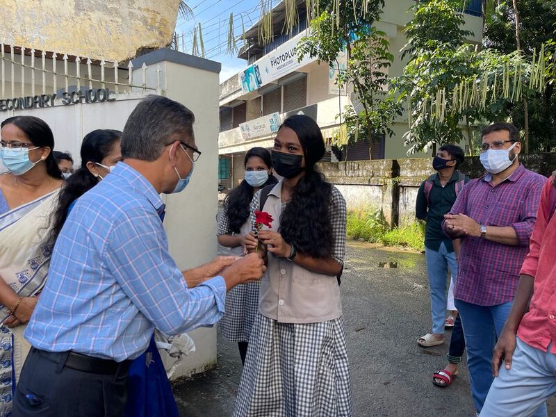 പ്രമാണം:Staff secretary.jpg