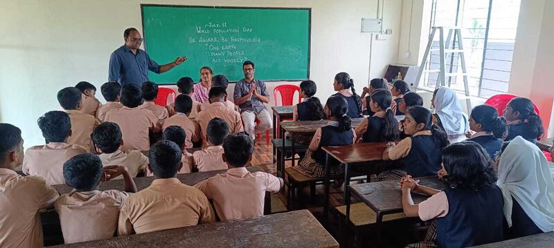 പ്രമാണം:15051 world population day.jpg