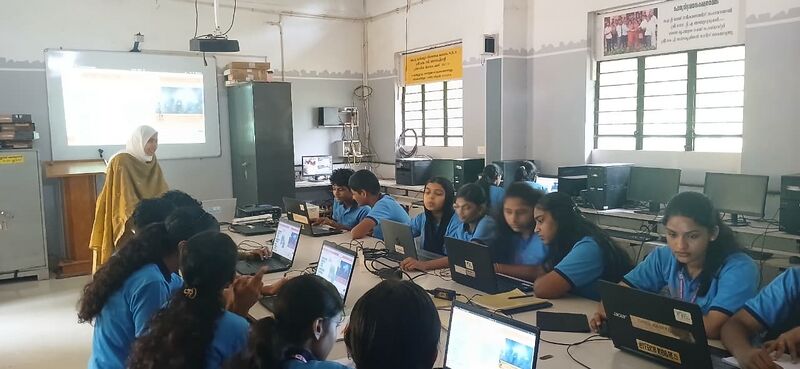 പ്രമാണം:2025 LK School camp 3.jpeg