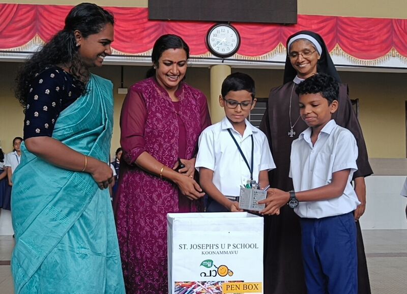 പ്രമാണം:25855 EKM Nallapaadam1.jpg