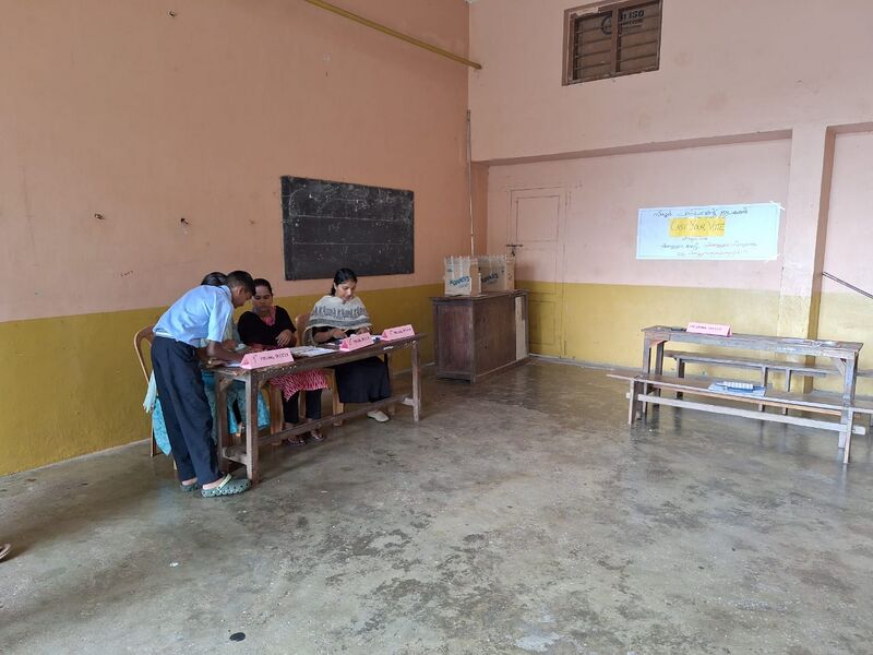 പ്രമാണം:33056 el 20243.jpg