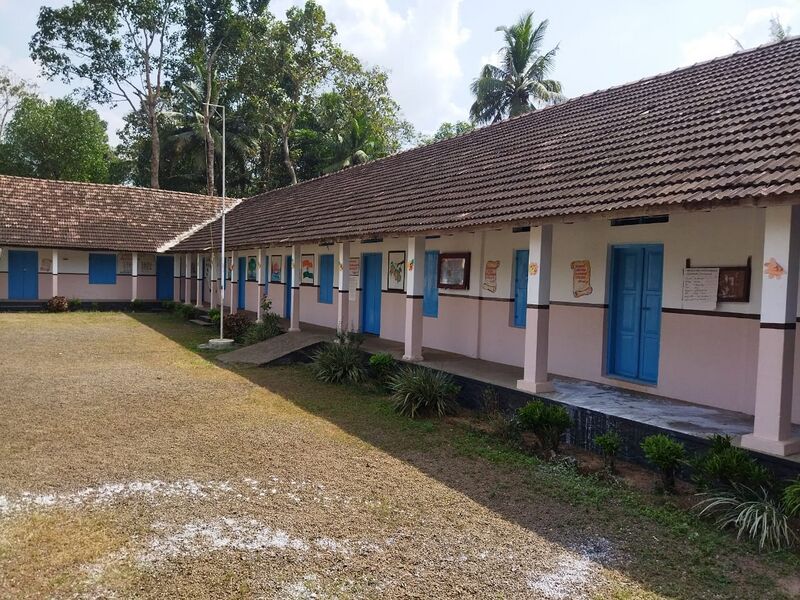 പ്രമാണം:33507 school image.jpg