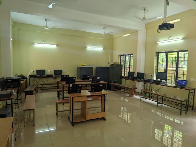 പ്രമാണം:41049 Lab.jpeg