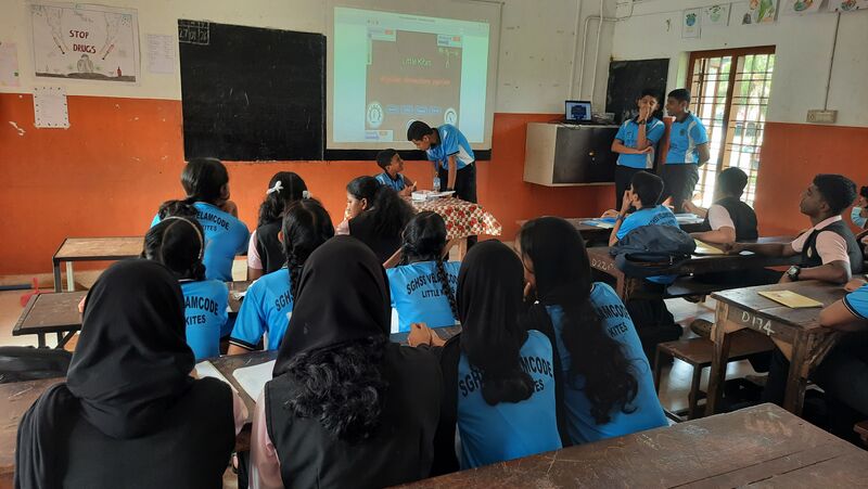 പ്രമാണം:47026 class .jpg