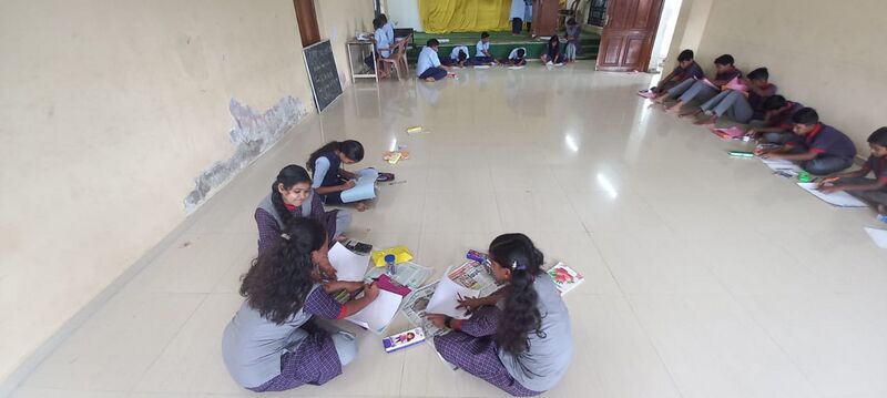 പ്രമാണം:Drawing competition.jpg