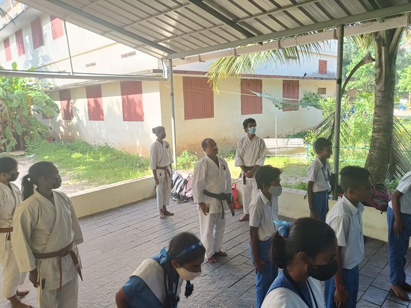 പ്രമാണം:Karate Class 35052 22.jpeg