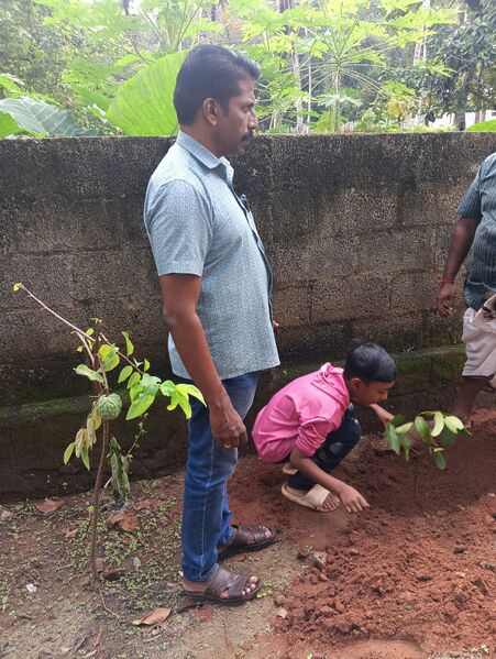 പ്രമാണം:Paristhithidinam44249.jpg