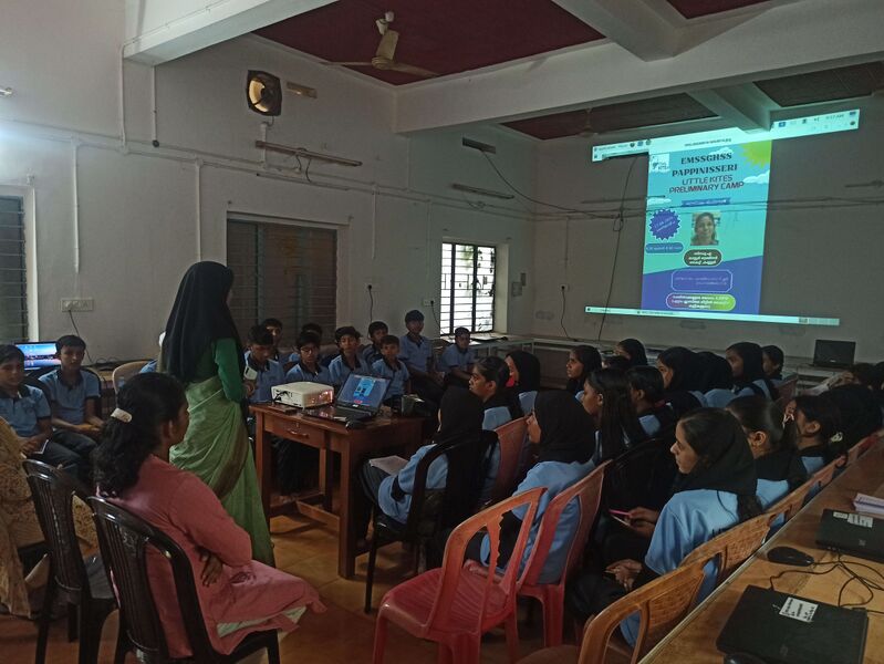 പ്രമാണം:13075 LKCamp1.jpg